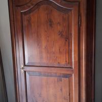 Armadio in massello.