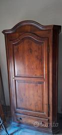 Armadio in massello.