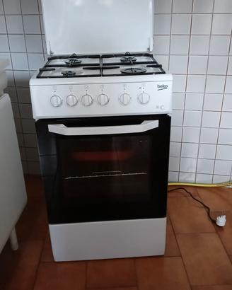 Cucina Beko 60x60 con forno elettrico
