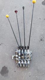 Distributore idraulico/oleodinamico  per muletti