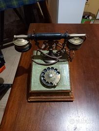 Antico telefono