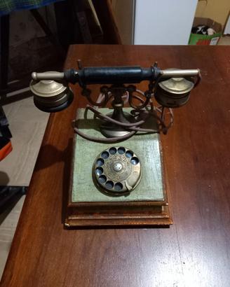 Antico telefono