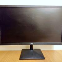 Monitor LG da 21.5 pollici