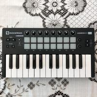 Controller MIDI by NOVATION