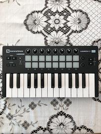 Controller MIDI by NOVATION