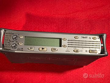 Digital recorder Sound Devices 744T