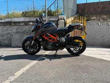 KTM DUKE 390 2023
