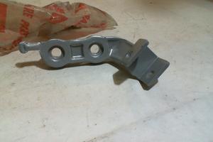 SUPPORTO PEDANA SX PEGASO 650 APRILIA AP8146040