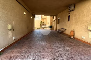 3 LOCALI A PALERMO