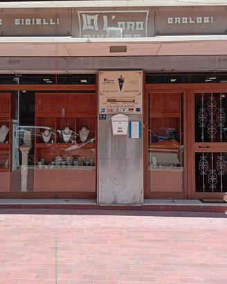 Attività commerciale gioielleria (no mura)