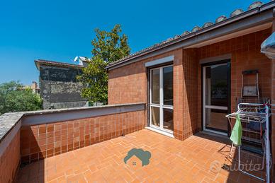 Poli: villa ampia metratura centro paese