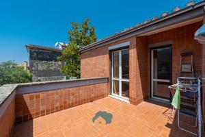 Poli: villa ampia metratura centro paese