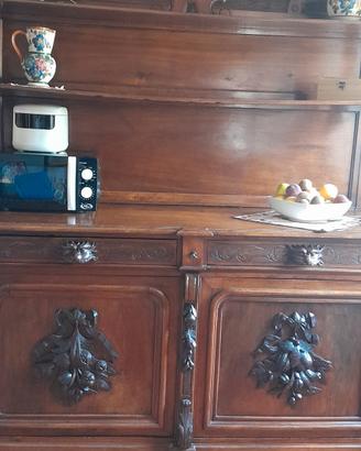 Mobile antico dell'800 intagliato 