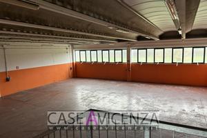 PORZIONE DI CAPANNONE D'ANGOLO