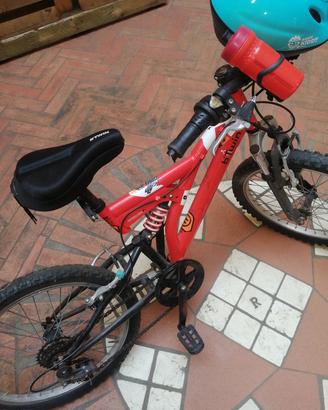 Bici rossa bimbo . 