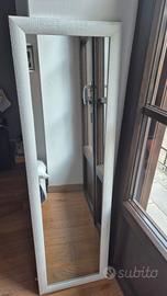 Specchio bianco etnico