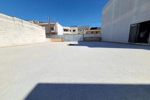 Piazzale recintato di mq 400