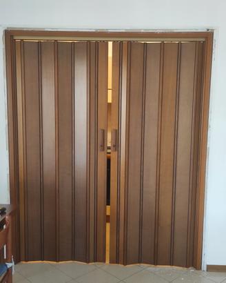 porta a soffietto in legno