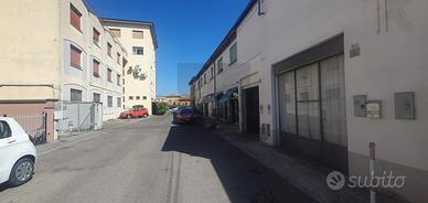 MAGAZZINO - Via Locati