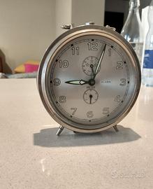 Orologio sveglia da tavolo a corda vintage 