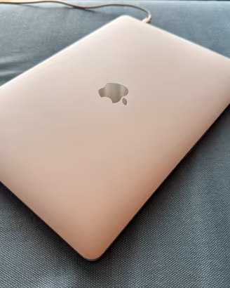 Macbook pro 13” 2020 i7 2,3ghz 32gb ram 1tb ssd