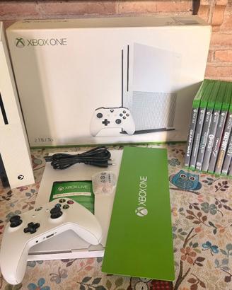 Xbox One S 2TB + 8 Giochi