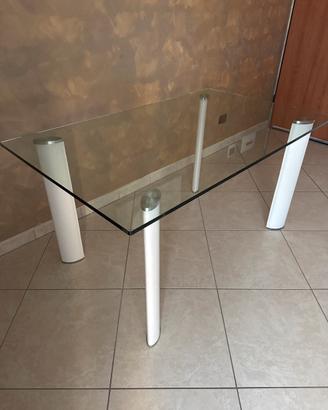 Tavolo in vetro moderno – €50