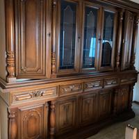 Mobile antico in legno massello