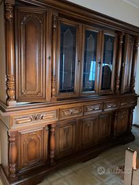 Mobile antico in legno massello