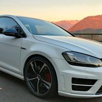 Golf VII 3P 2.0 R 4 Motion DSG 300 CV