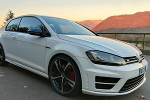 Golf VII 3P 2.0 R 4 Motion DSG 300 CV