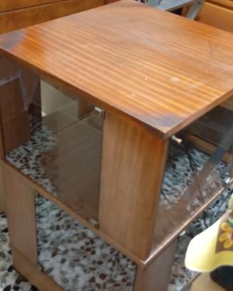 Mobiletto con vetrinette rotatorio 