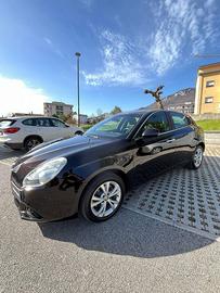 SPLENDIDA ALFA ROMEO GIULIETTA.