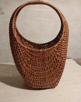 Cesta in vimini a mezzaluna intrecciata a mano 