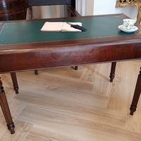 Elegante scrivania stile Vittoriano 1900