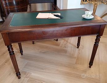 Elegante scrivania stile Vittoriano 1900
