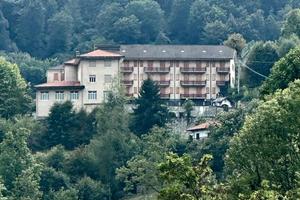 Palazzo / Stabile di 6041 m² con più di 5 locali a