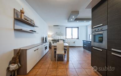 TRILOCALE AL PRIMO PIANO CON ASCENSORE