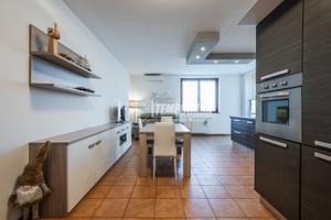 TRILOCALE AL PRIMO PIANO CON ASCENSORE