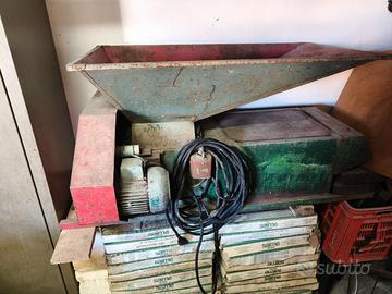 Pigiatrice per vino /macchina diraspatrice per uva