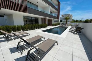 Jesolo-nuovi-terrazza-piscina-centrale