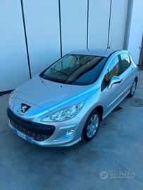 Peugeot 308 perfettamente conservata