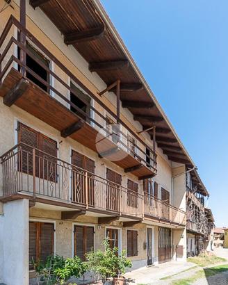 CASA SEMINDIPENDENTE A VALLO TORINESE