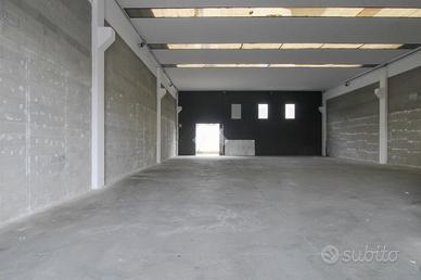 CAPANNONE A BERLINGO