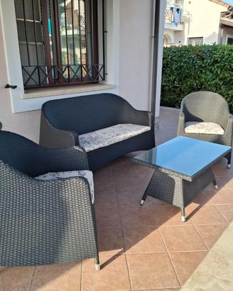 Divanetto e Poltroncine in Polyrattan