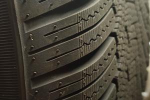 gomme e cerchi originali Peugeot 