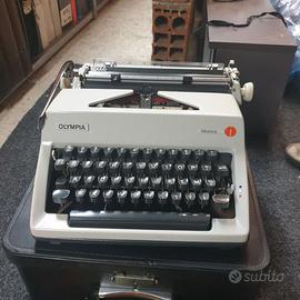 Macchina da Scrivere OLYMPIA