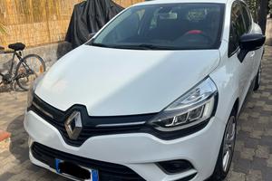 Renault clio Moschino Intens