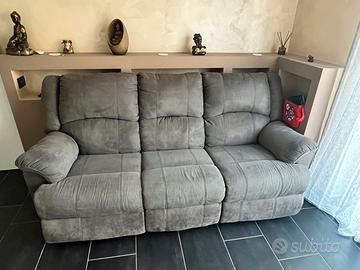 Divano 3 posti con 2 reclainer elettrici