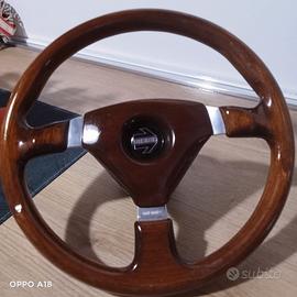 Momo legno originale made in Italy  Perfetto .